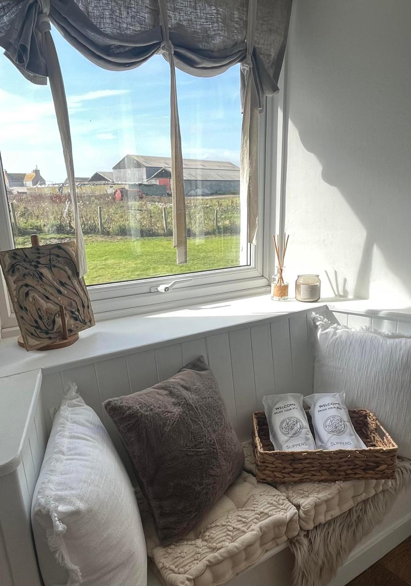 Orkney Retreats 1 2 And 3 Bedroom Island Farmhouses & Cottages Sanday Room photo